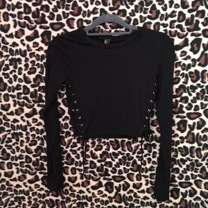 Black long sleeve cropped shirt